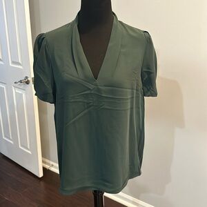 NWT Express Green Short Sleeved Blouse - Size Medium